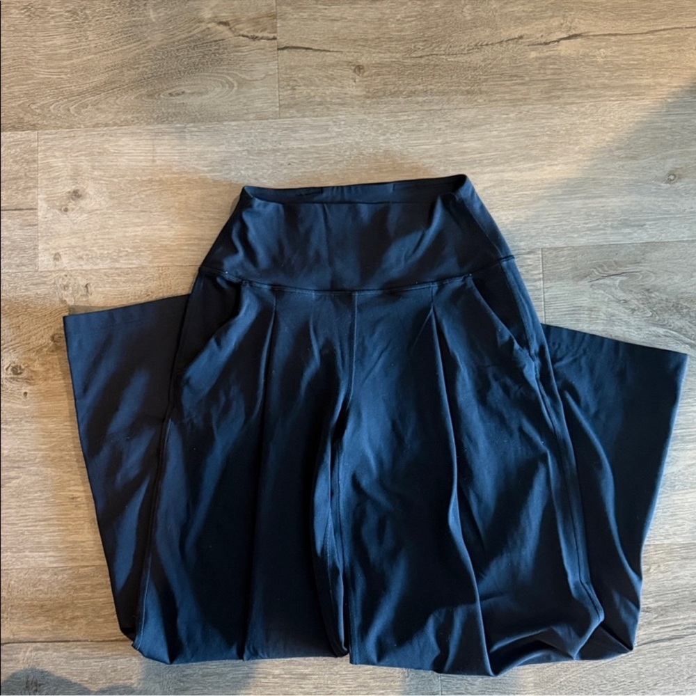 lululemon athletica Black Wide Leg Pants - Picture 2 of 8